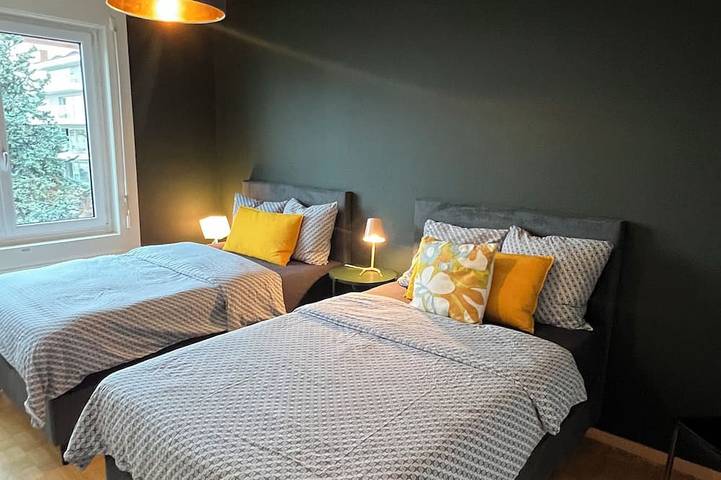Ganze Wohnung, Large penthouse apartment with lake view in Neuchâtel, Lake Neuchâtel