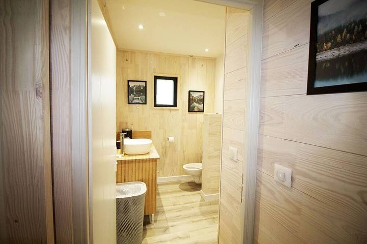 Location de vacances pour 4 personnes, avec terrasse et jardin à Doucier - 4