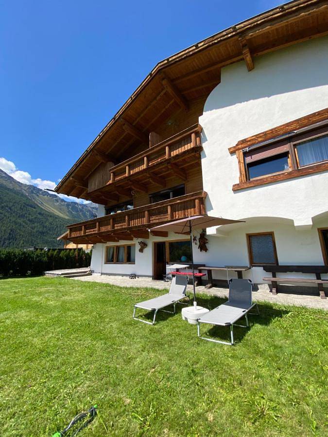 Ferienwohnung für 4 Personen, mit Terrasse und Garten sowie Ausblick