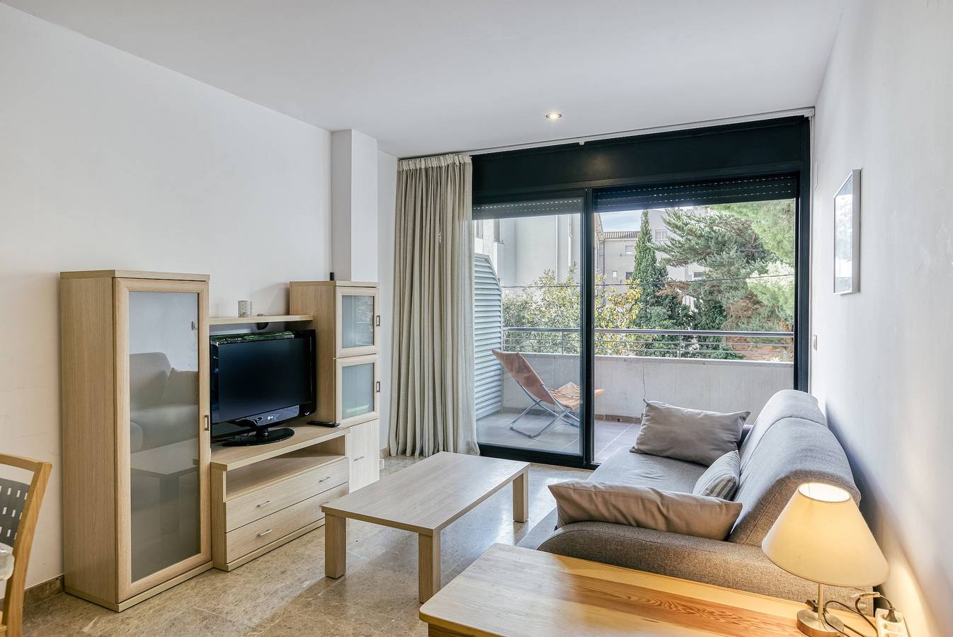 Apartamento entero, Apartamento 'Maritimo' con terraza privada, Wi-Fi y aire acondicionado in Platja del Port (Llanca), Llansá