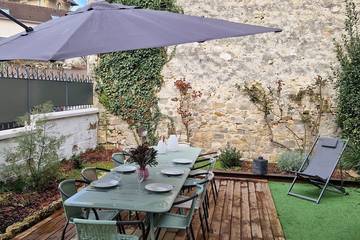 Location de vacances pour 10 personnes, avec sauna ainsi que jardin et terrasse à Fontainebleau