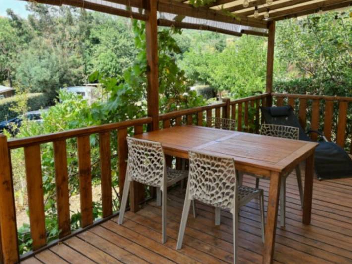 Chalet pour 4 personnes, avec terrasse et piscine, animaux acceptés