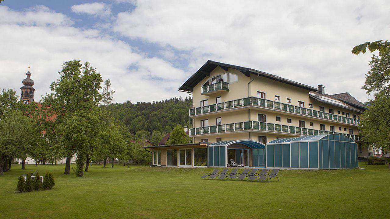 Doppelzimmer für 3 Personen in Bad Goisern in Bad Goisern am Hallstättersee, Dachstein Salzkammergut