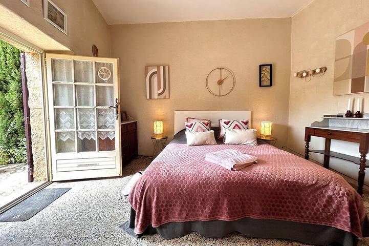 Gîte pour 14 personnes, avec jardin à Saint-Victor-des-Oules - 4