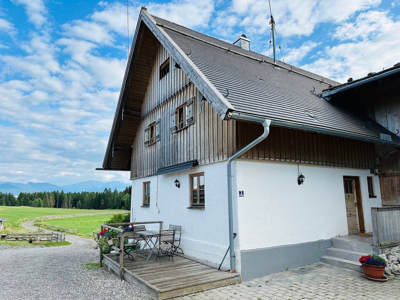 Apartamento vacacional entero, Apartamento de vacaciones para 6 personas con jardín in Bernbeuren, Romantische Straße