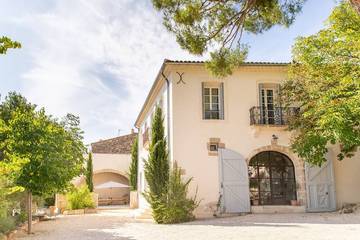 Location de vacances pour 12 personnes, avec balcon et jardin à Campagnan