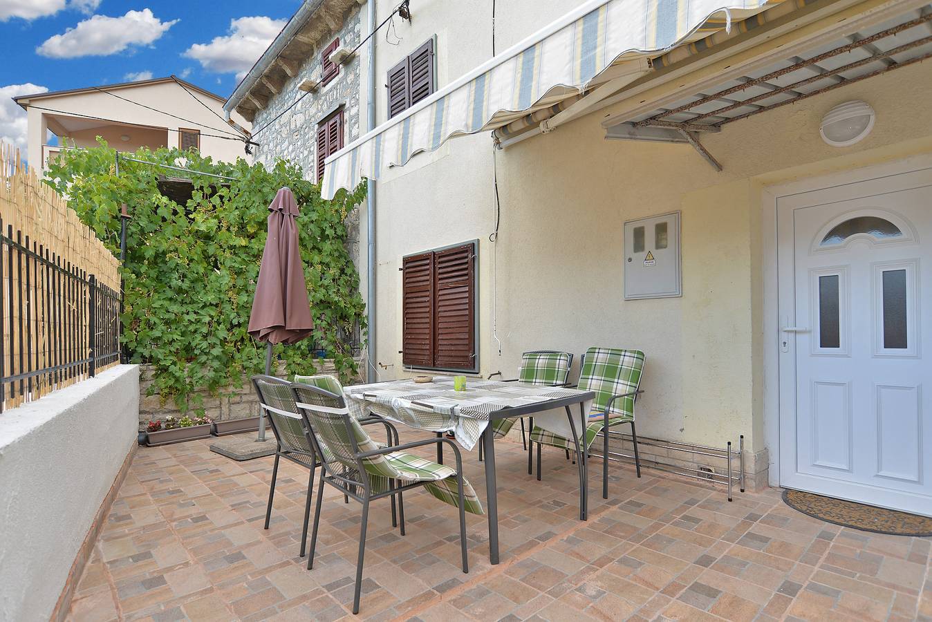 Ferienhaus für 4 Personen mit Terrasse in Premantura, Südküste Istrien