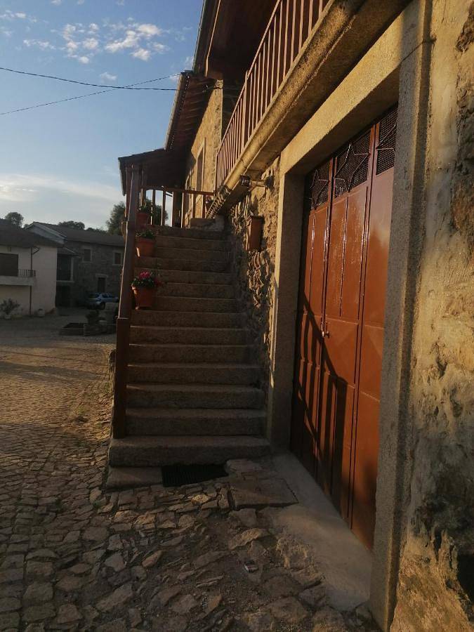 Three-Bedroom House in Espinhosela, Montesinho