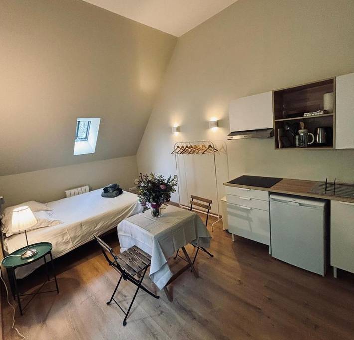 Gîte pour 2 personnes, avec Terrasse ainsi que Jardin et Vue dans Daubeuf-Serville