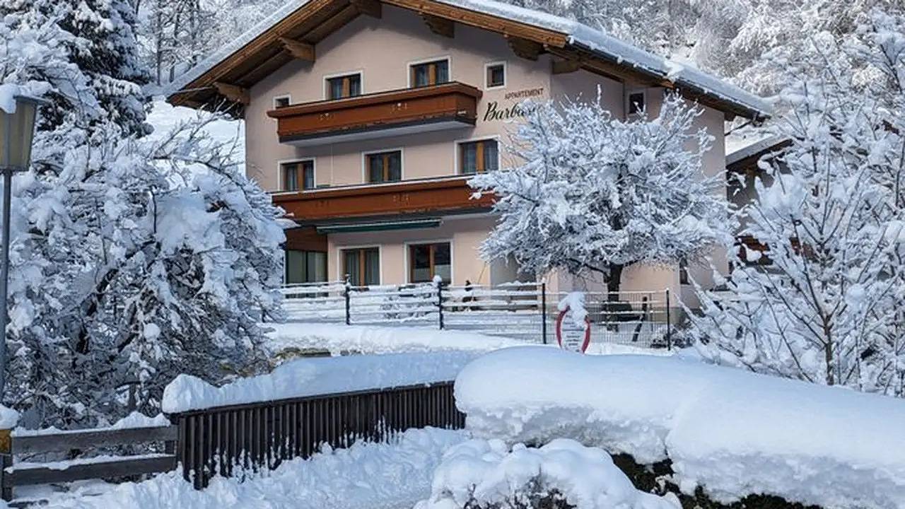 Entire holiday apartment, Holiday apartment for 6 people with garden in Zell am See (City), Zell am See