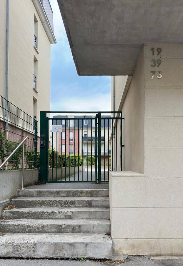 Appartement entier, Two-Bedroom Apartment in Margny-lès-Compiègne, Oise