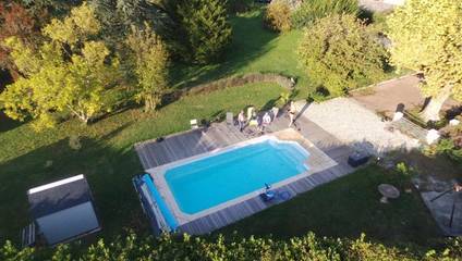 Gîte pour 4 personnes, avec piscine ainsi que vue et jardin à Saint-Lattier