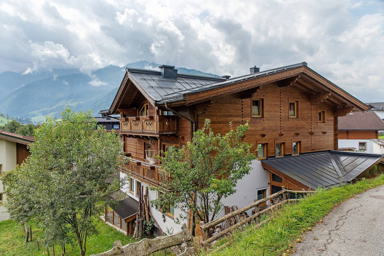 Ganze Wohnung, Ferienwohnung 'Haus Brugger' mit Bergblick, Gemeinschaftsgarten und Wi-Fi in Uttendorf, Pinzgau