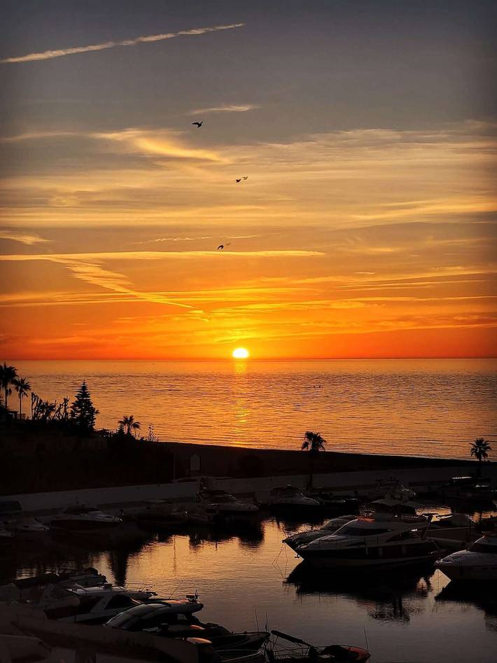 Appartement de vacances pour 4 personnes, avec piscine ainsi que balcon et vue sur l’océan, adapté aux familles à Marbella