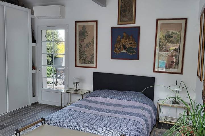 Location de vacances pour 2 personnes, avec terrasse ainsi que piscine et jardin à Le Cannet-des-Maures - 2