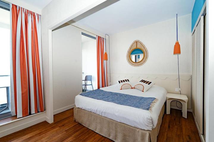 Station pour 4 personnes, avec bassin pour enfant et terrasse ainsi que vue et piscine, animaux acceptés dans Plage de la côte des Basques - 4