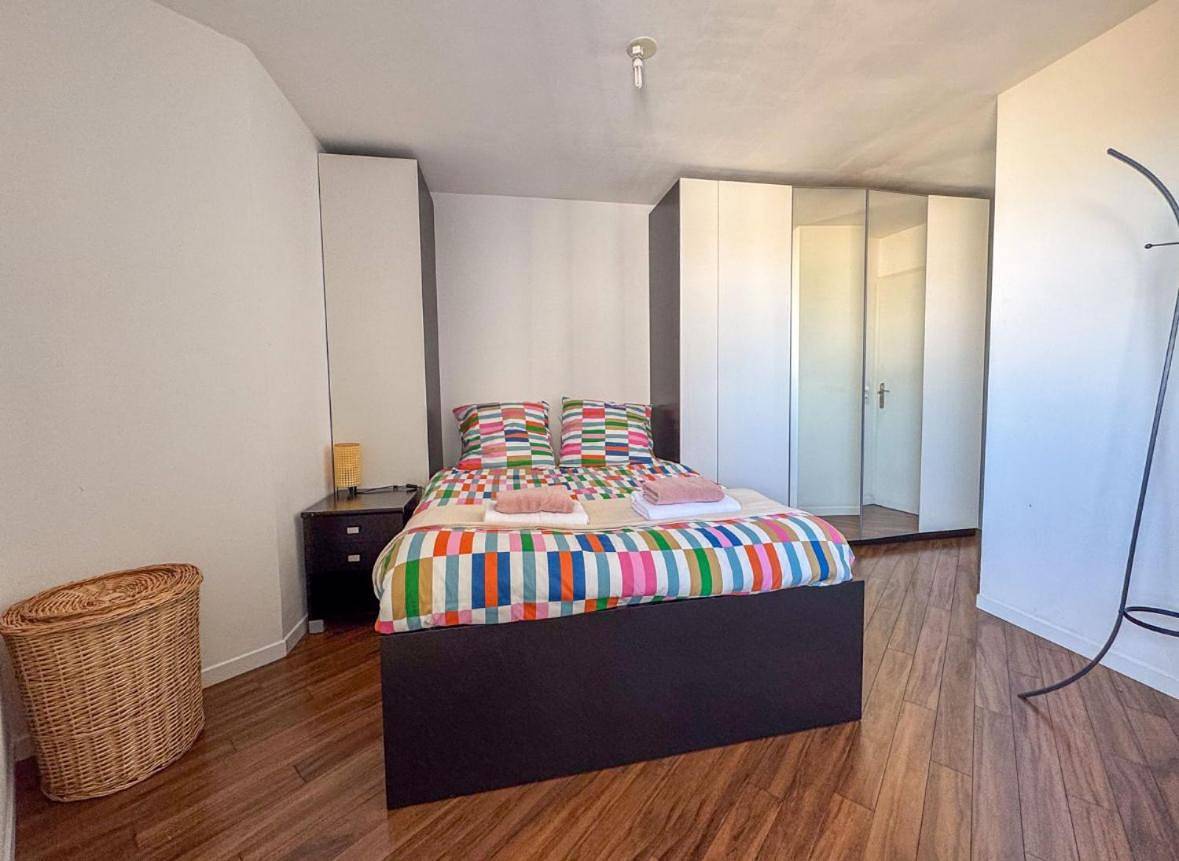 Appartement entier, House Novo Appt 10min de Paris Centre in Aulnay-sous-Bois, Seine-Saint-Denis