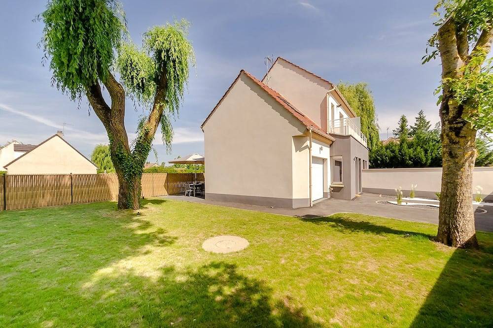 New York  House in Villejust, Essonne