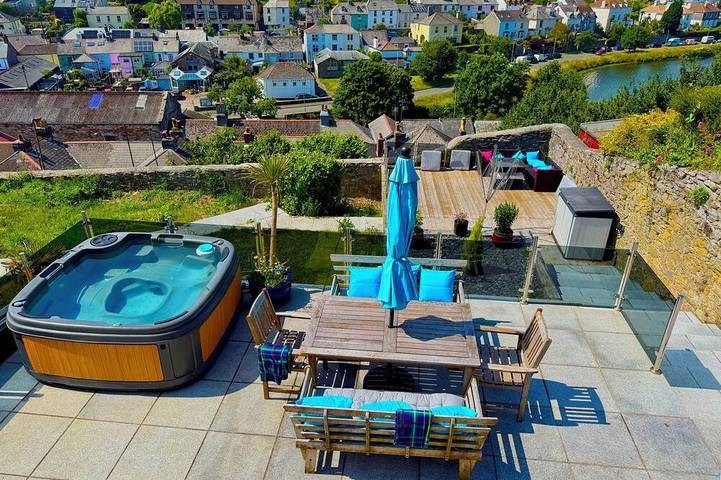 Ferienhaus für 8 Personen, mit Whirlpool und Garten, mit Haustier