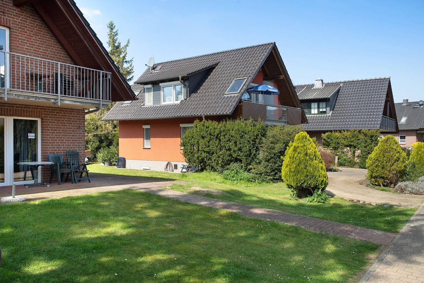 Ganze Wohnung, Hs20eg Ferienwohnung 'Müritzblick' mit großer Terrasse, Grill und Grilltisch in Röbel, Müritz