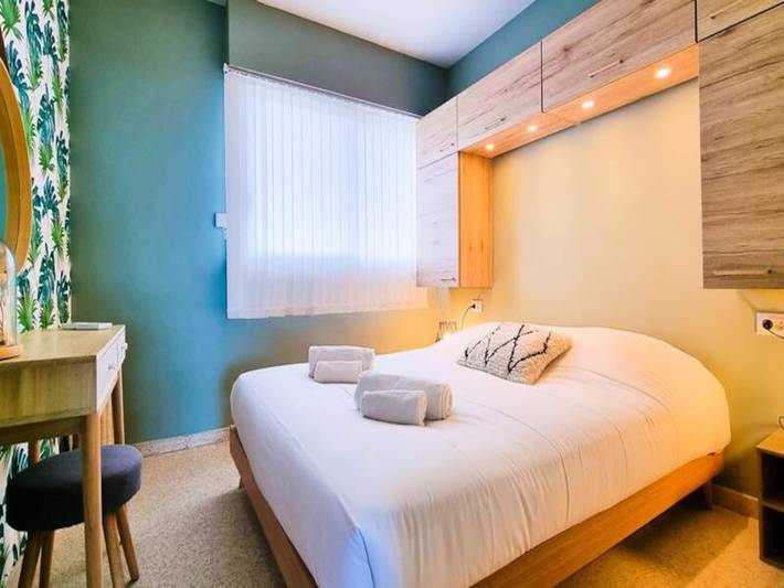 Gîte pour 4 personnes, avec terrasse dans Plage Republique Frejus - 2