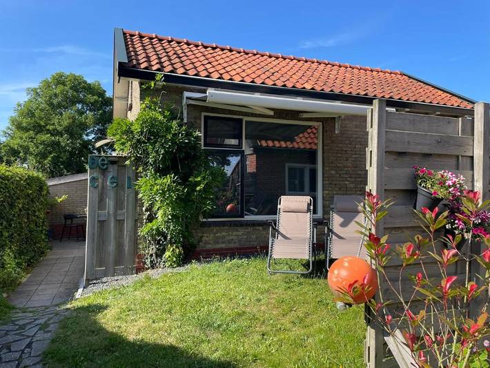Ferienwohnung für 2 Personen, mit Terrasse und Garten sowie Ausblick