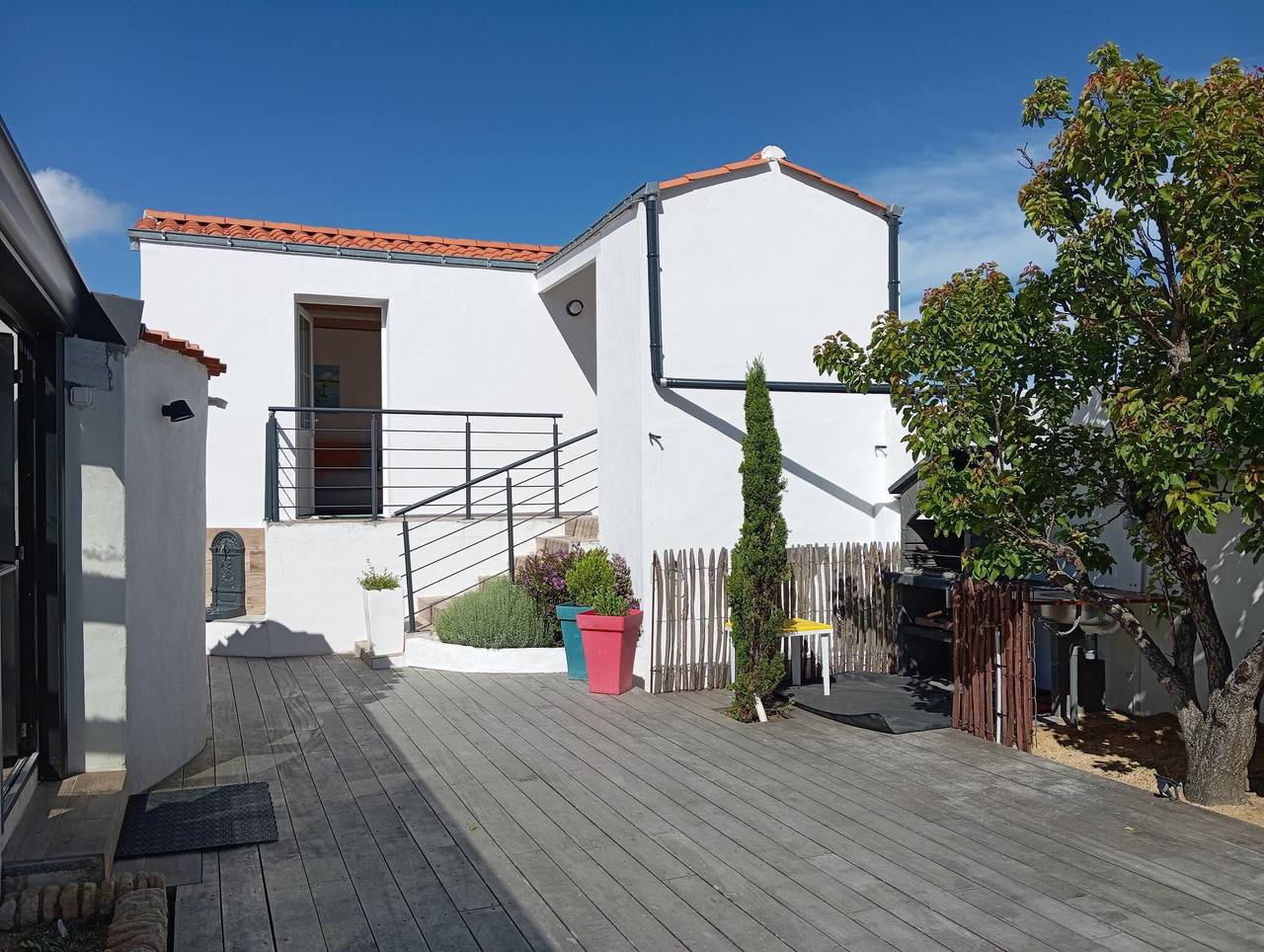 Gîte Kerallou: Holiday Home with Terraces, Private Garden & Wi-Fi in Barbâtre in Barbâtre, Noirmoutier