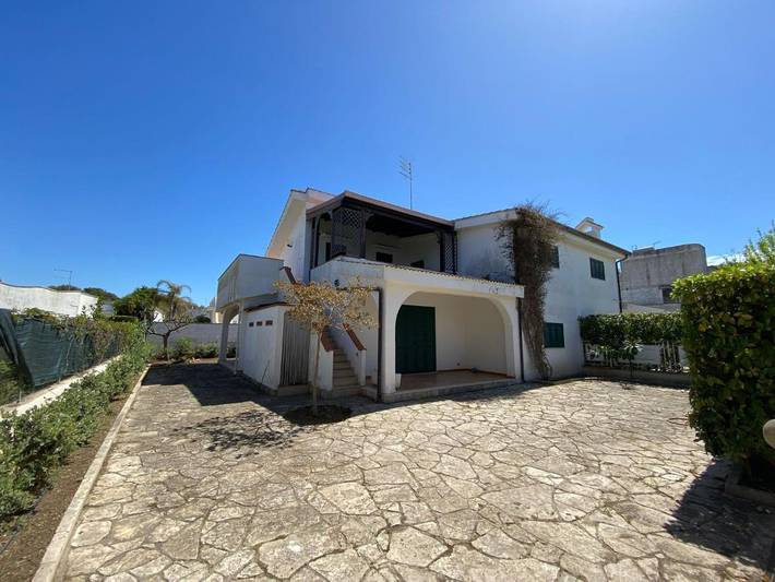 Villa pour 6 personnes, avec Balcon ainsi que Terrasse et Jardin à Maruggio