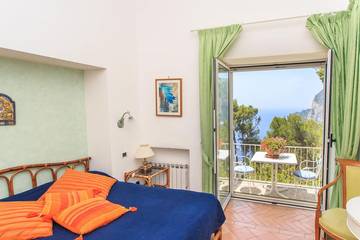 Villa for 12 Guests in Capri, Tyrrhenian Coast Campania, Picture 1