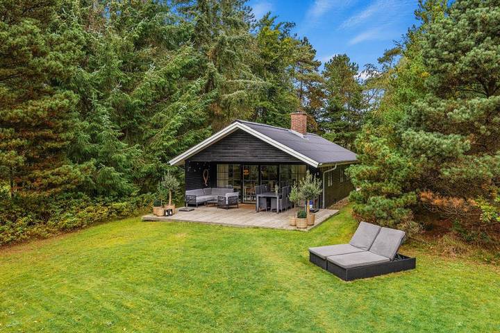 Ferienhaus für 5 Personen, mit Balkon/Terrasse und Sauna in Ho