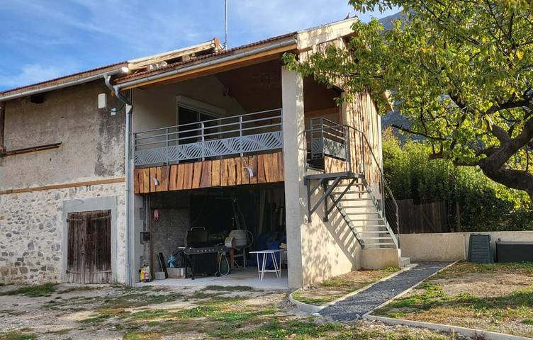 Gîte pour 6 personnes, avec terrasse et vue à Saint-Égrève - 4