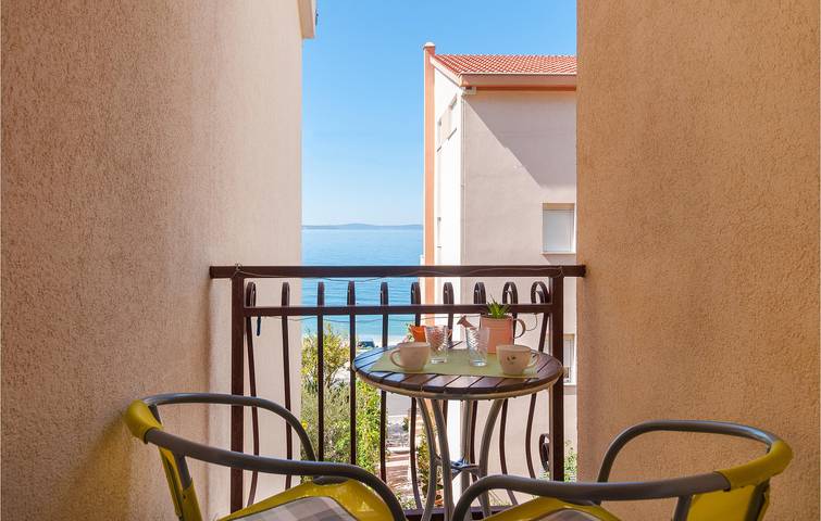 Entire holiday apartment, Sea View Apartment with Parking, Terrace & WiFi in Podstrana, Split-Dalmatia