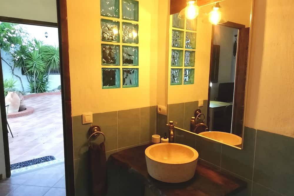 Apartamento entero, Romántico Apartamento Con Jacuzzi Gigante En Preciosa Villa Rural in Felix, Provincia de Almería
