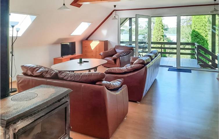 Ferienhaus für 30 Personen mit Terrasse in powiat kartuski