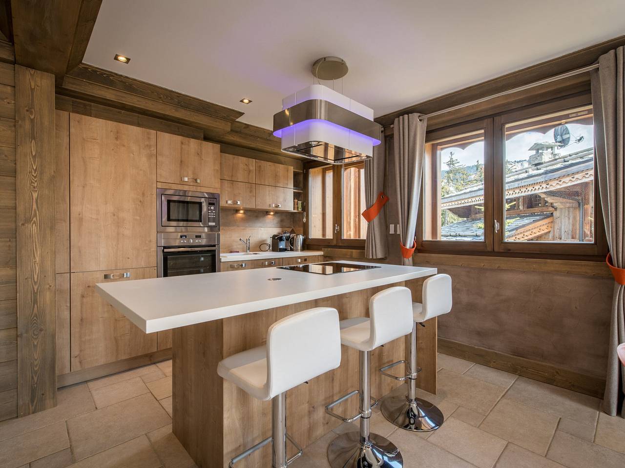 Appartement entier, Appartement rénové 100m², terrasse sud, parking couvert, ski in-ski out, 3 chambres, 6 pers in Courchevel 1650 (Moriond), Saint-Bon-Tarentaise