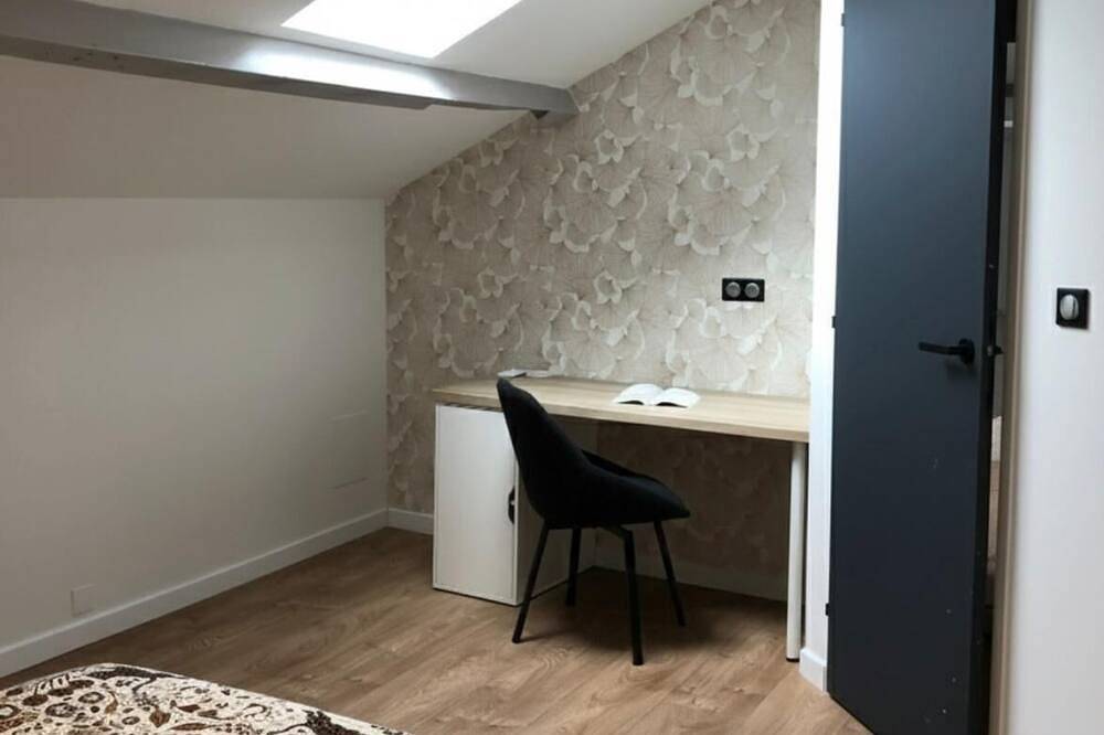 House on the banks of the Canal du Midi in Agen, Agen region