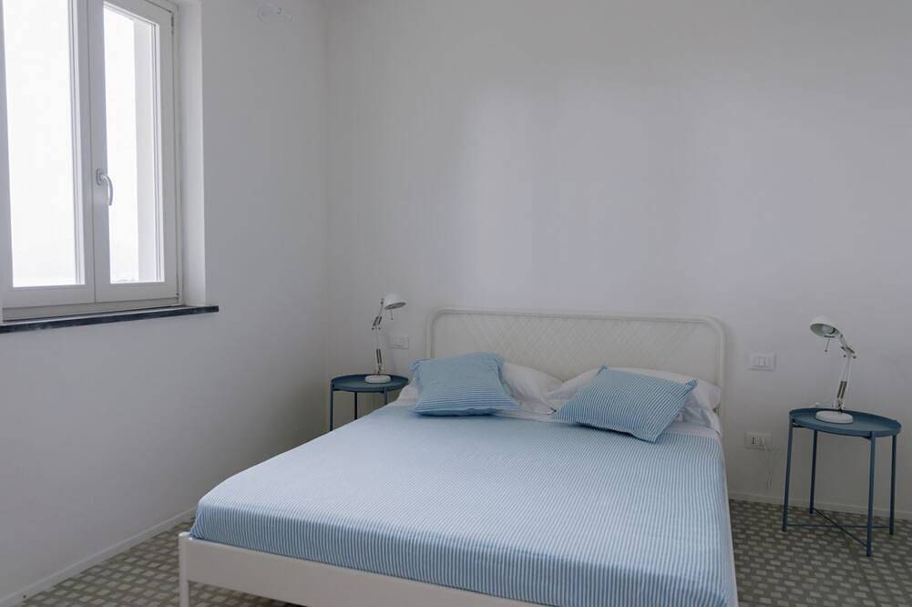 \"Torretta\": Sea View, Terraces, Pool, Tennis, Ac + private parking in Lerici! in Lerici Municipality, Natural Park of Montemarcello-Magra-Vara