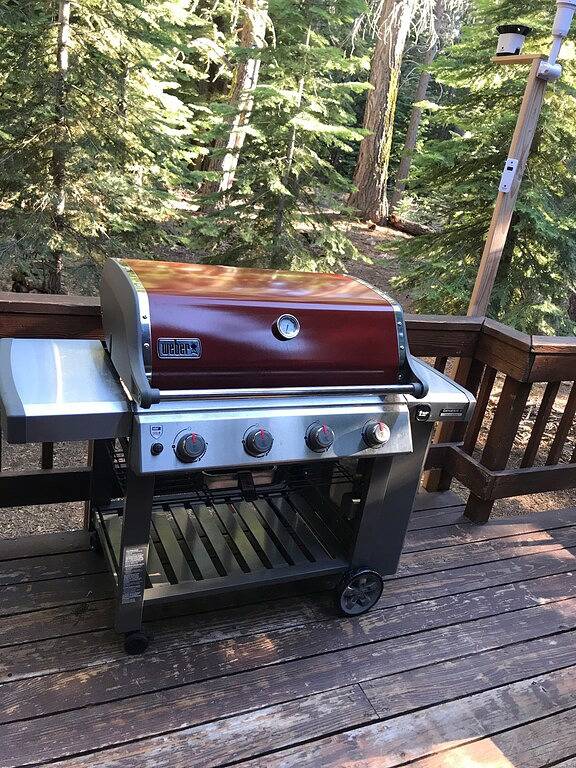 Tahoe Donner Retreat mit Whirlpool; Familienfreundlich-4 Bett / 2 Bad in einer ruhigen Straße. in Truckee, Donner Lake