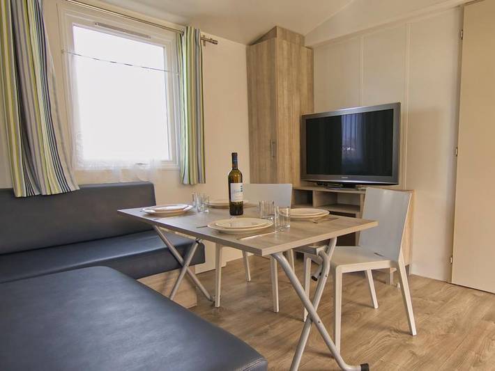 Flower Camping le Mat - Mobilheim 4 personen - Mobilheim Confort 27m² - 2 Schlafzimmer - überdachte Terrasse 4 Pers. in Trévou-Tréguignec, Rosa Granitküste