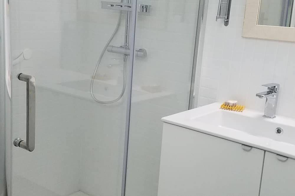 Ganze Wohnung, Lovely Apart 2 Bedrooms For 5-Garden Garage Near Beaches Port And City Center in Cassis, Nationalpark Calanques