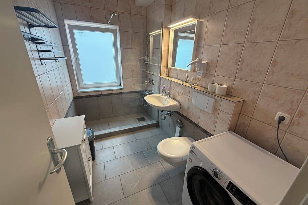 Ganze Wohnung, 7/10 Apartment in Oberschleißheim, Oberbayern