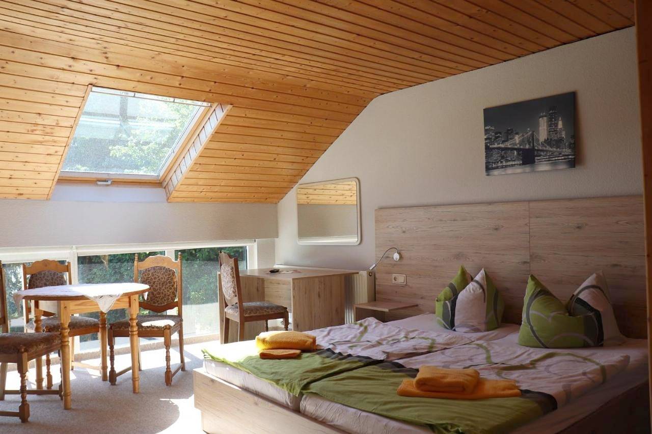 Single Room with Bathroom in Freiberg, Chemnitz und Umgebung