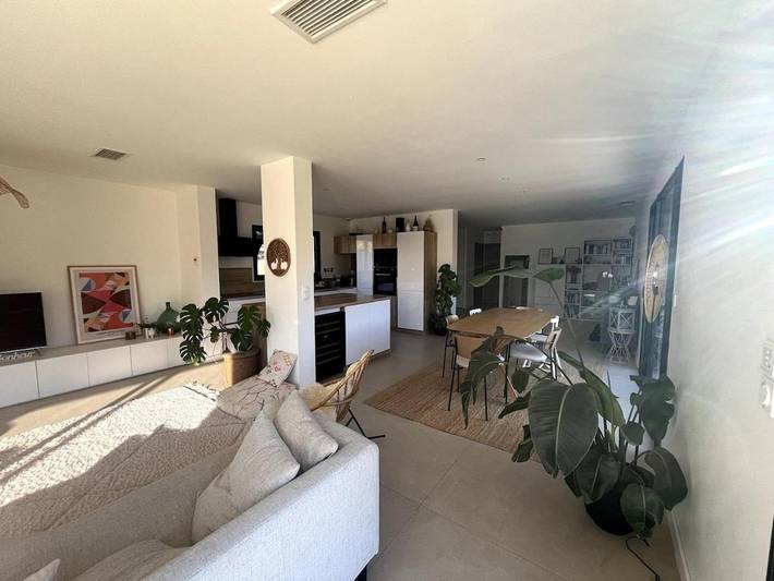 Villa pour 8 personnes, avec piscine et terrasse