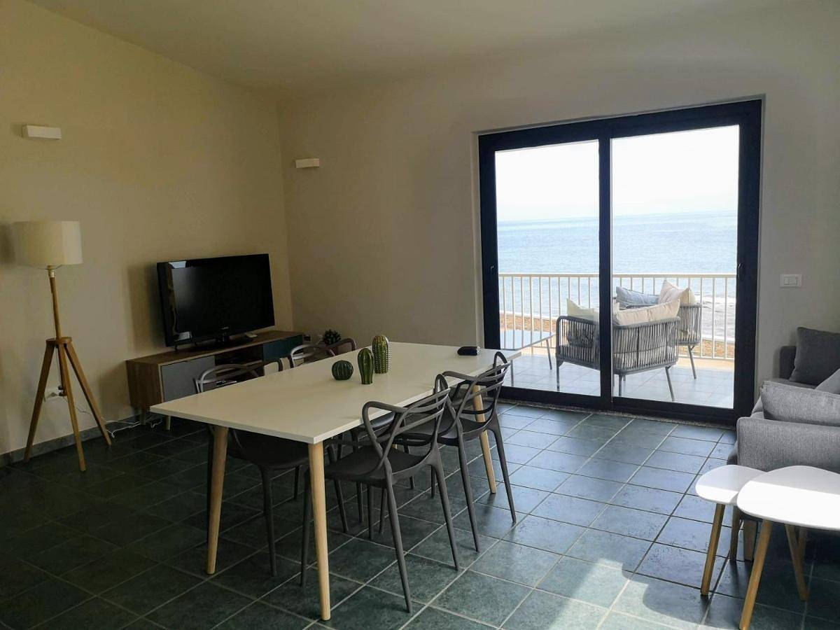 Casa con terrazza fronte mare in Santa Lucia (Nuoro), Siniscola