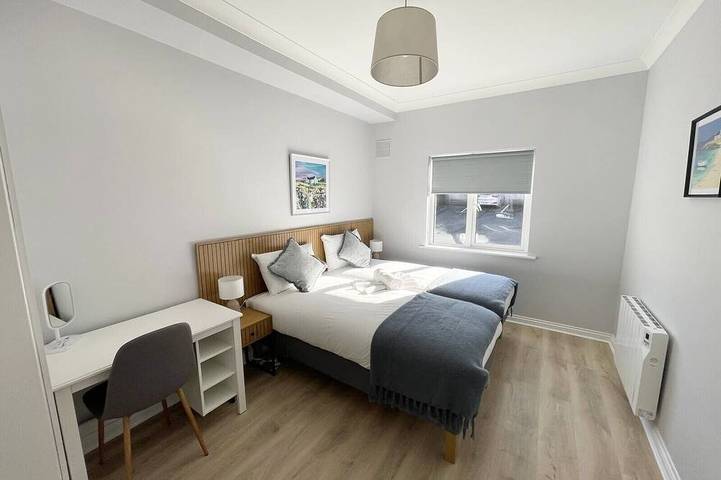 Entire apartment, Stylish City Retreat 2 - sleeps 6 in Galway, County Galway