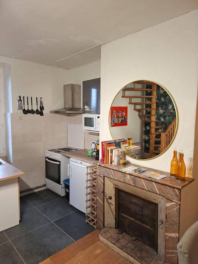 Gîte pour 2 personnes, avec jardin ainsi que terrasse et vue à Bourganeuf - 2