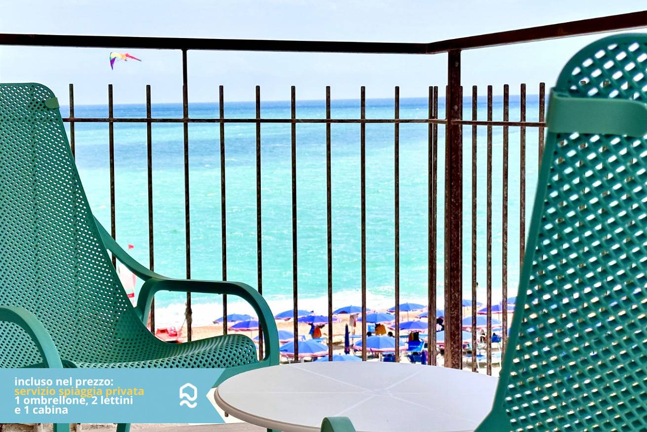 Entire apartment, M389 - Marcelli, new three-room apartment on the sea with private beach in Marcelli, Riviera del Conero