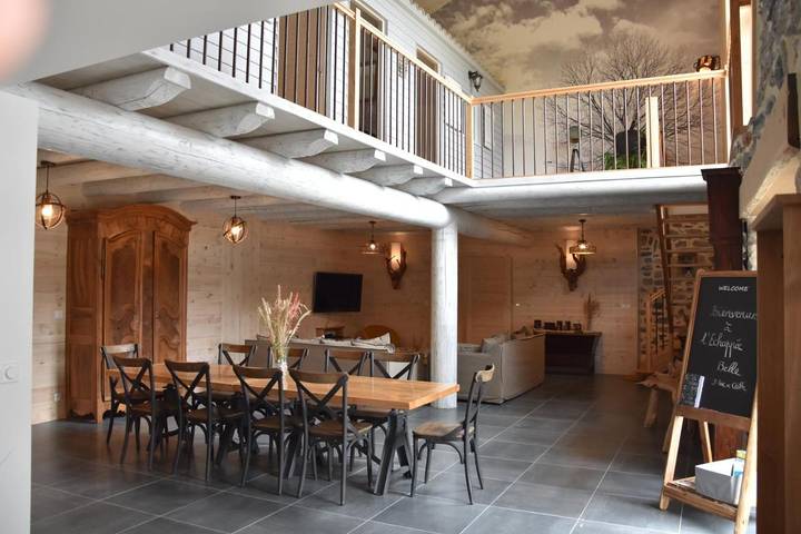 Location de vacances pour 15 personnes, avec Terrasse ainsi que Jardin et Vue à Retournac - 3