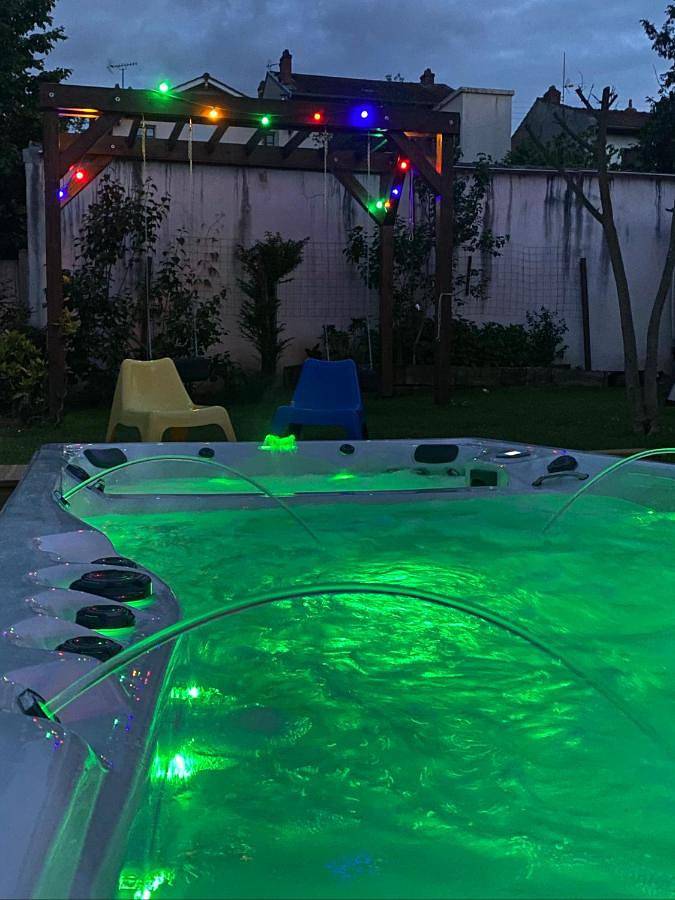 Chambre d’hôte pour 4 personnes, avec jardin ainsi que jacuzzi et piscine dans Rhône - 3