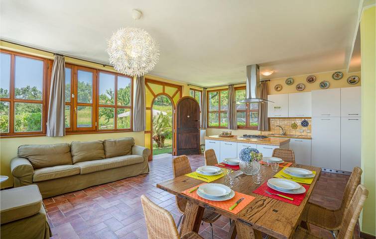 Kitchener's gemütliche 3-Schlafzimmer in Camaiore in Massarosa, Italienische Riviera